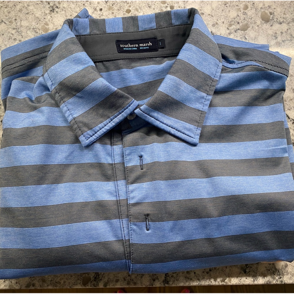 EUC men’s Large Southern Marsh performance polo